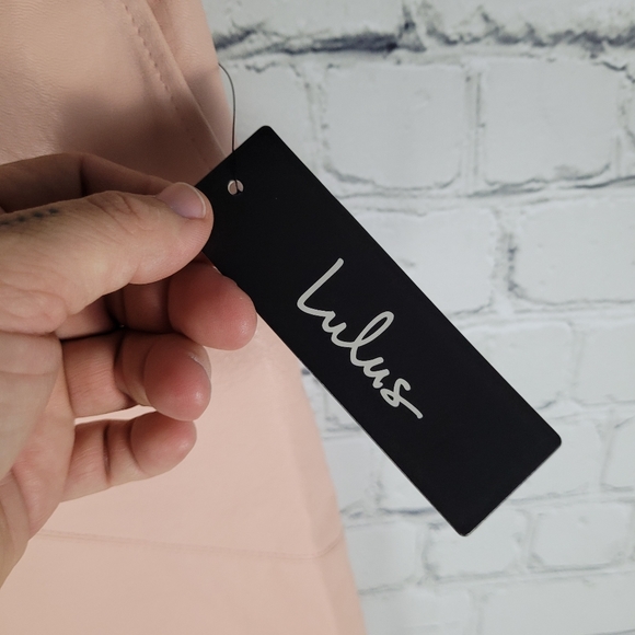 LULU'S | faux/ vegan leather lined mini skirt - Picture 2 of 8